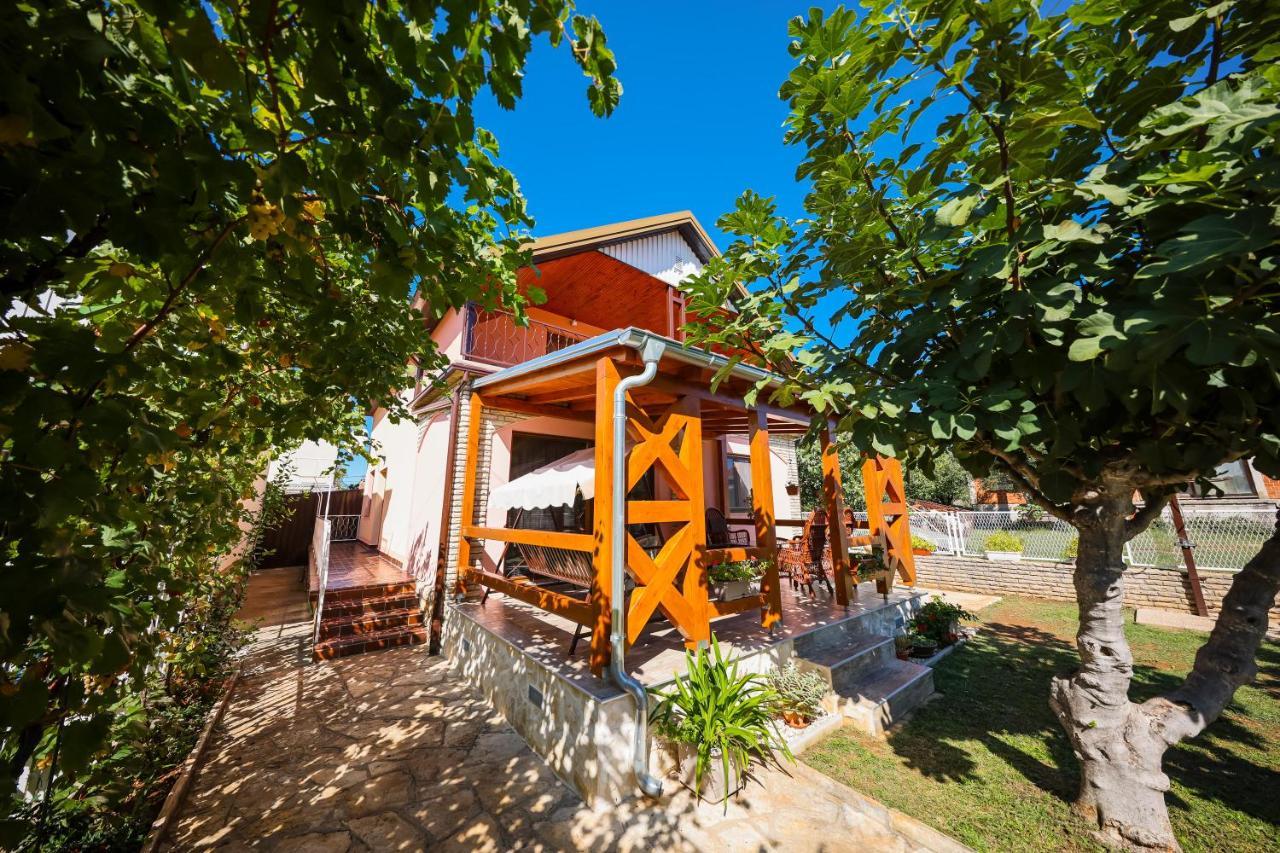 Apartment Ruza Sukošan Екстериор снимка