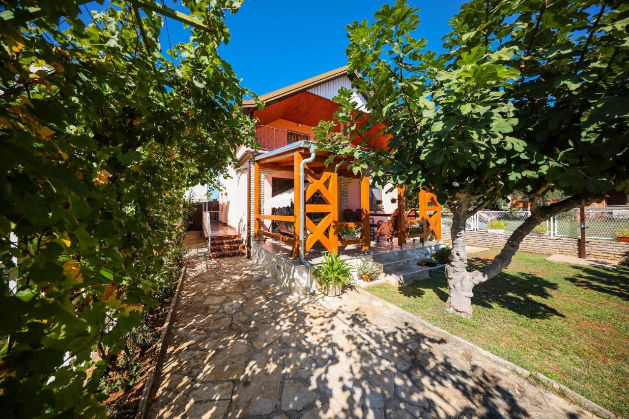 Apartment Ruza Sukošan Екстериор снимка
